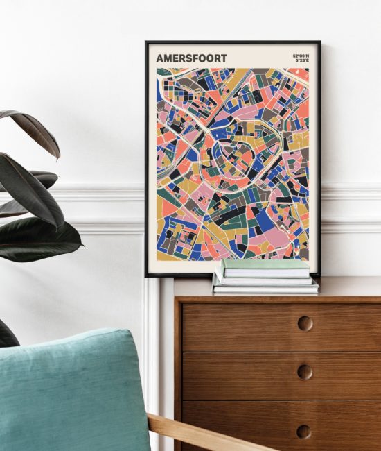 Plattegrond poster Licht Amersfoort mozaiek stl 05 Mockup stoel kast lijst 03 | Funky Fellow