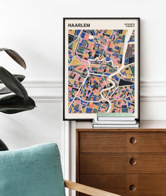 Plattegrond poster Licht Haarlem mozaiek stl 05 Mockup stoel kast lijst 03 | Funky Fellow