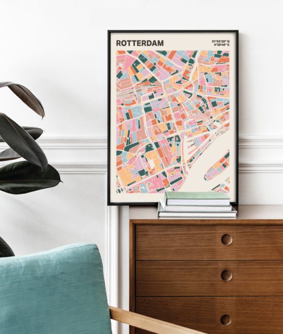Plattegrond poster Licht Rotterdam mozaiek stl 04 Mockup stoel kast lijst 03 | Funky Fellow