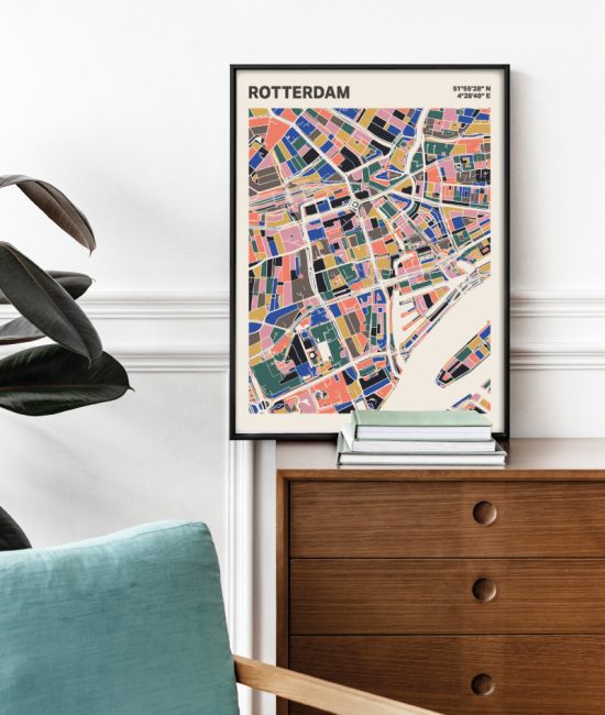 Plattegrond poster Licht Rotterdam mozaiek stl 05 Mockup stoel kast lijst 03 | Funky Fellow