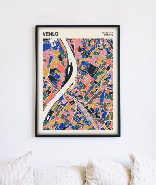 Plattegrond poster Licht Venlo mozaiek stl 05 mockup lijst muur bank 02 | Funky Fellow